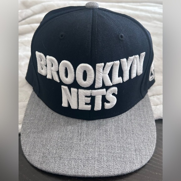 Mitchell & Ness Brooklyn Nets Black and Gray SnapBack Baseball Cap Hat NWOT - Picture 1 of 6